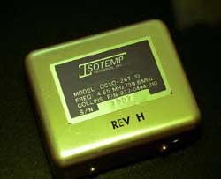 ������ �I�[�u���A�I�V���[�^ HF-380: Oscillator Oven for HF-380